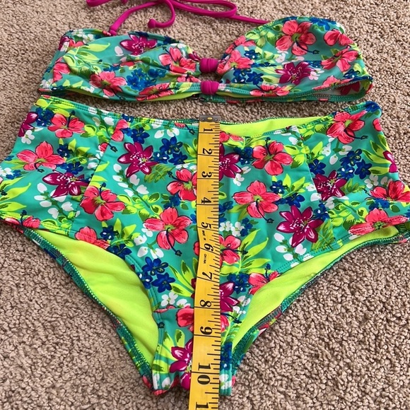 Hollister S/M bright floral halter bikini set. - Picture 6 of 7